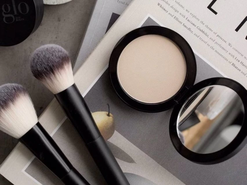 Glo Skin Beauty Perfecting Powder 4 Glo Skin Beauty Perfecting Powder - Image 2